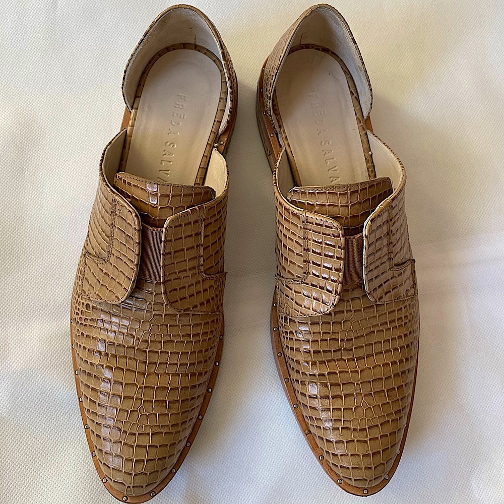 Freda Salvador Wear D’Orsay Oxford in Wheat Mini Croc, Size 6.5